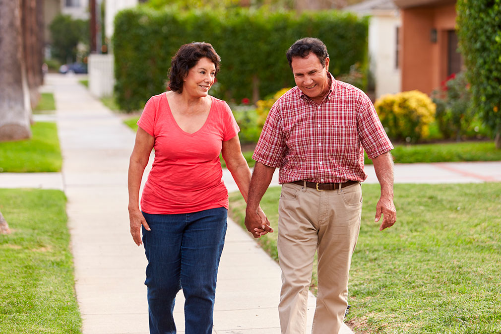 Beneficios de caminar para personas mayores