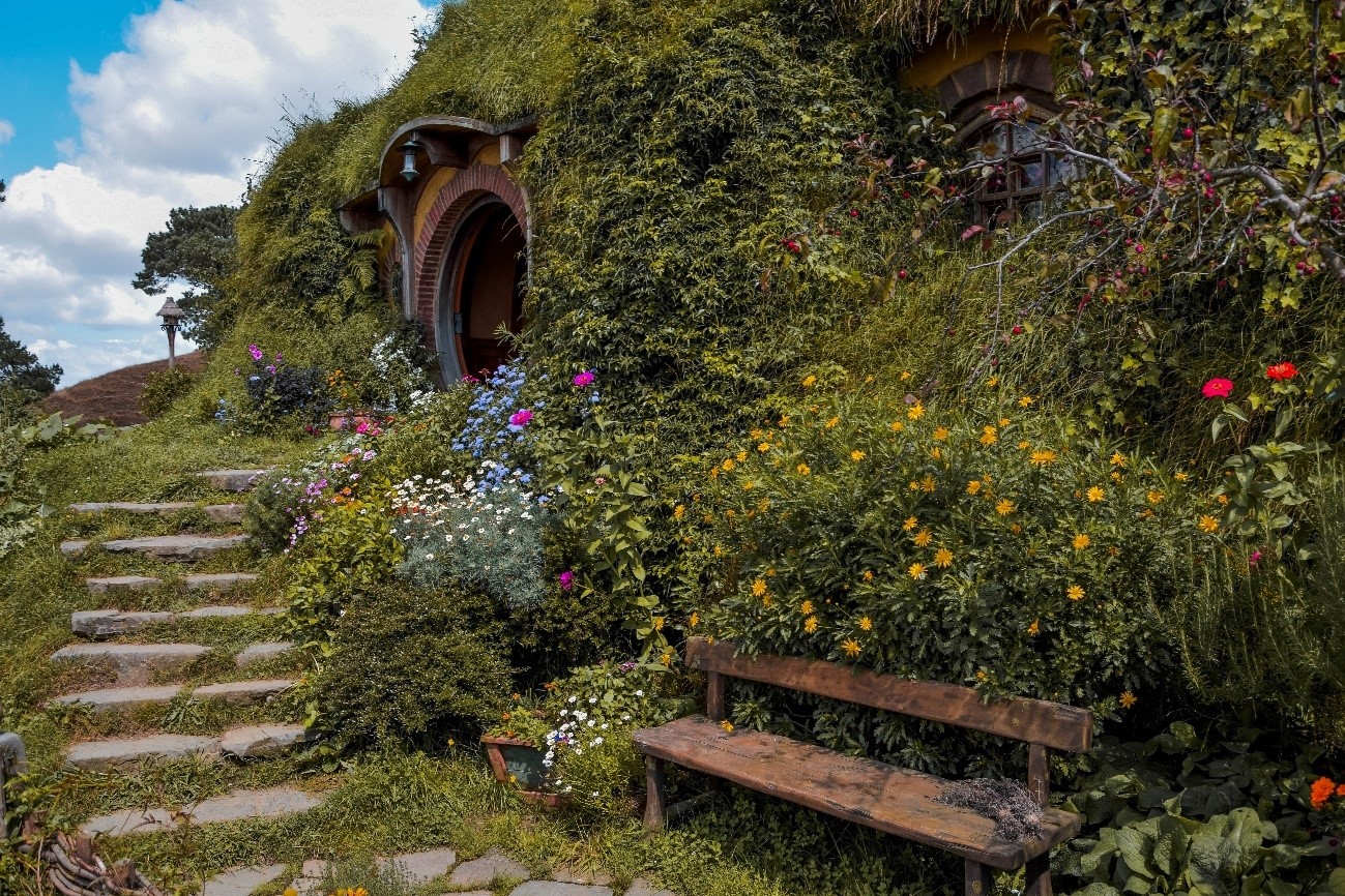 Escaleras de la casa de los hobbits, en el escenario de la película “El Señor de los Anillos”, en Nueva Zelandia. 
